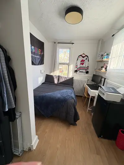 Subletting for May- August. Subletting a single room in a apartment with 4 other rooms. 2 bathrooms....