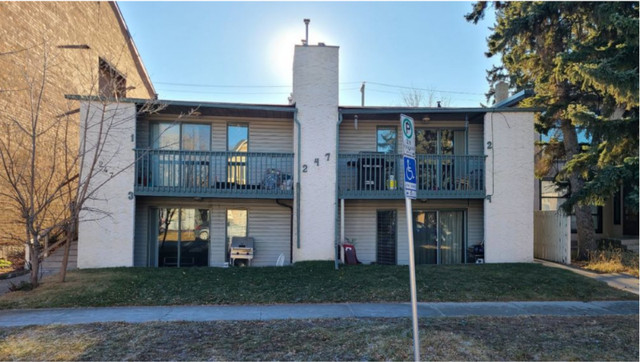 BEAUTIFULLY RENOVATED 3 BEDROOM SUITE AVAILABLE FOR RENT MAY 4 in Long Term Rentals in Calgary