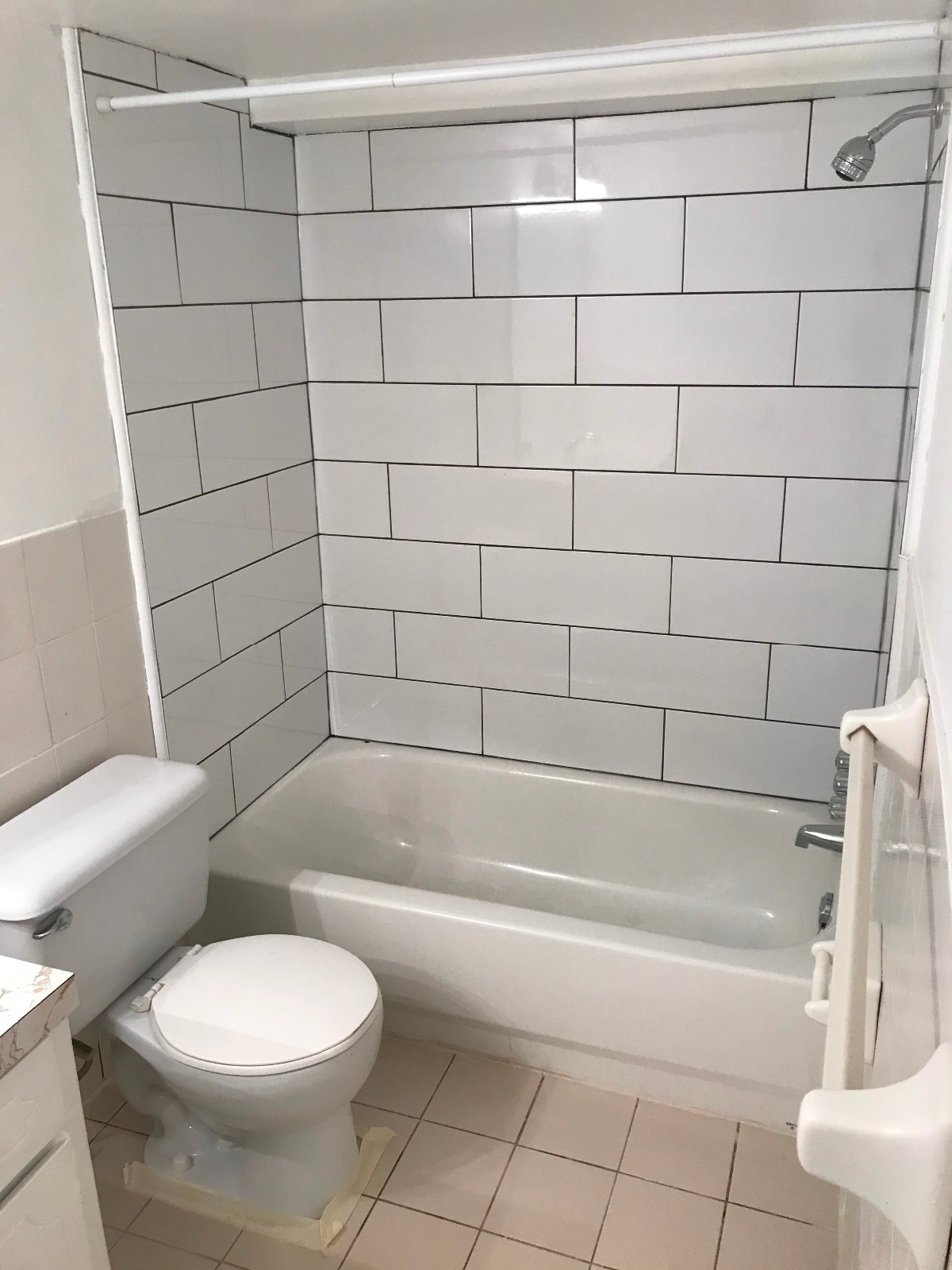4 1/2, renové, 2chambres fermées, 5 électros incl.1e Septembre — photo 1