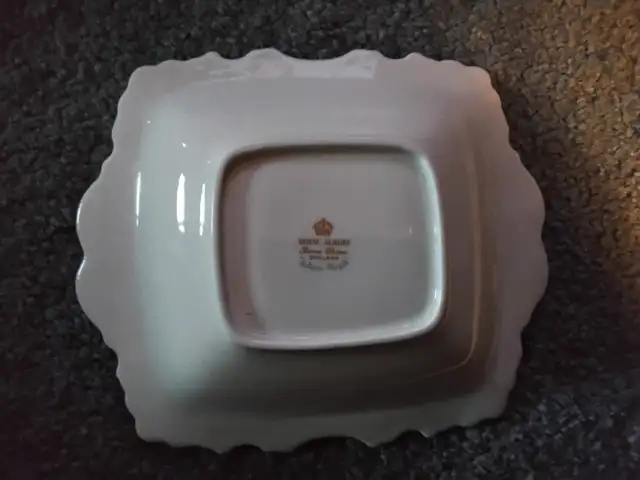 Royal Albert Silver Maple, 6 settings, platter, bowls, 37 items511719537566689285