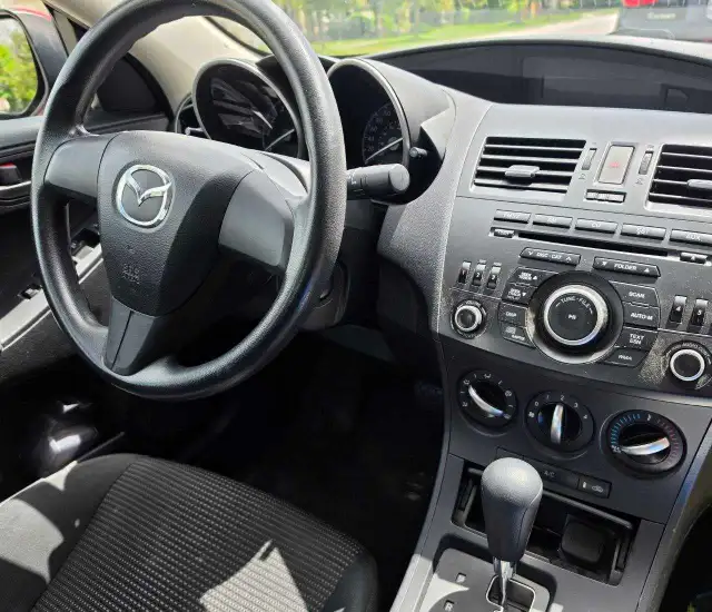 Mazda 3 2012556564756301107204