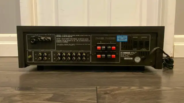 Vintage Yamaha CR-840 Stereo Receiver in Stereo Systems & Home Theatre in St. Catharines - Image 6