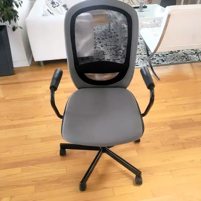 Ergonomic Office Chair in Chairs & Recliners in Markham / York Region - Image 3