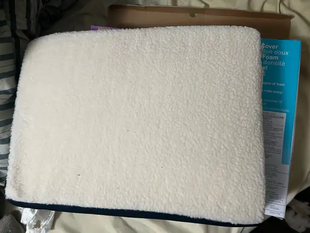 Bamboo and Gel Pillows  in Bedding in Peterborough - Image 4