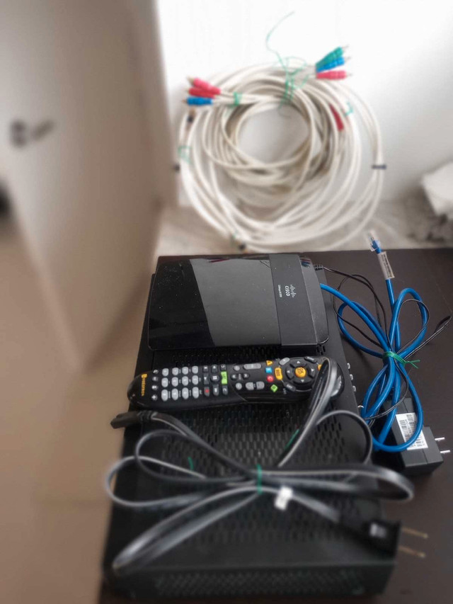 Récepteur et modem Vidéotron, équipements complet. dans Appareils électroniques  à Lévis - Image 4