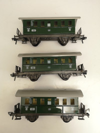 HO Scale -  Lot of 3 Fleischmann 2nd class coaches 12140