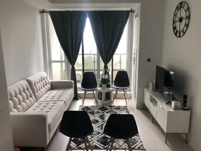 **2 Bed / 2 Bath Condo for Sublease – \$2,449/month | Mississauga (Burnhamthorpe & Hurontario)** ✨ S...