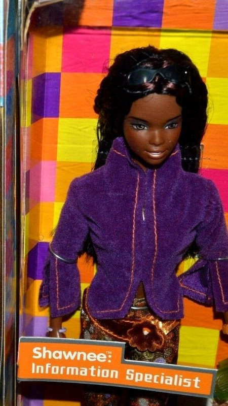 2002 MYSTERY SQUAD AFRICAN A. BARBIE DOLL SHAWNEE +ACCESSORIES! in Toys & Games in Mississauga / Peel Region - Image 3