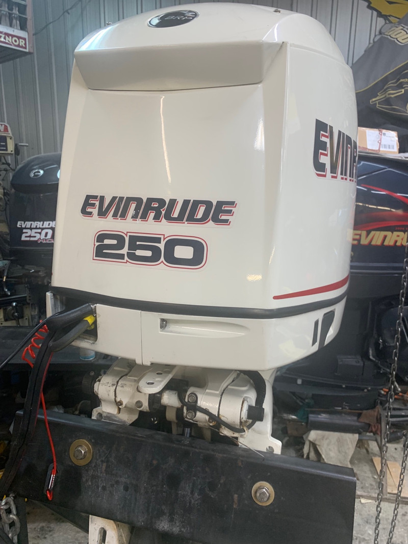 Outboard motors Powerboats & Motorboats Muskoka Kijiji