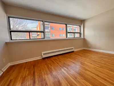 For Rent – Bright & Large 1 Bedroom Apartment Near Downtown Rent: $1,799 / month + Hydro Parking: $5...