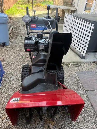 2006 Toro Power Max 826LE Snow Thrower original owner used only around residential driveway. Always...