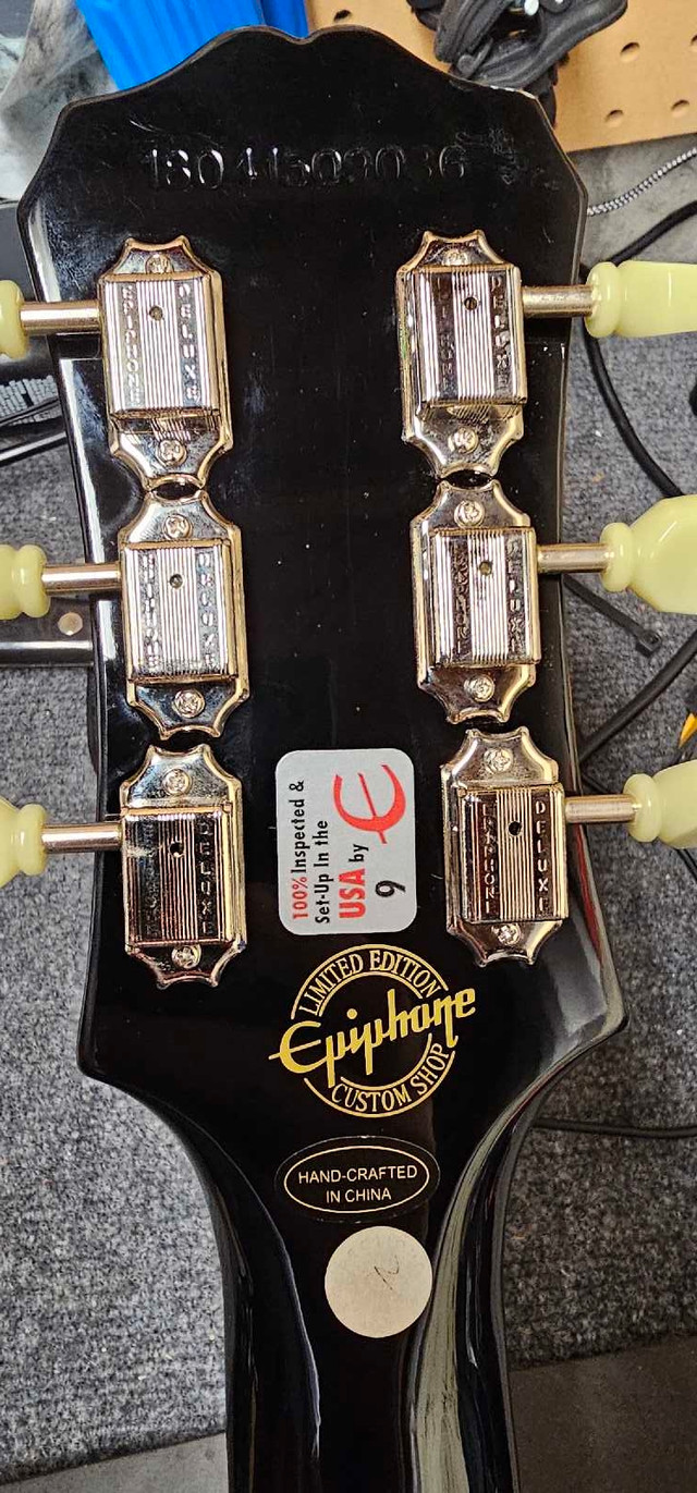 Epiphone Limited Edition Custom Shop SG in Guitars in Mississauga / Peel Region - Image 2