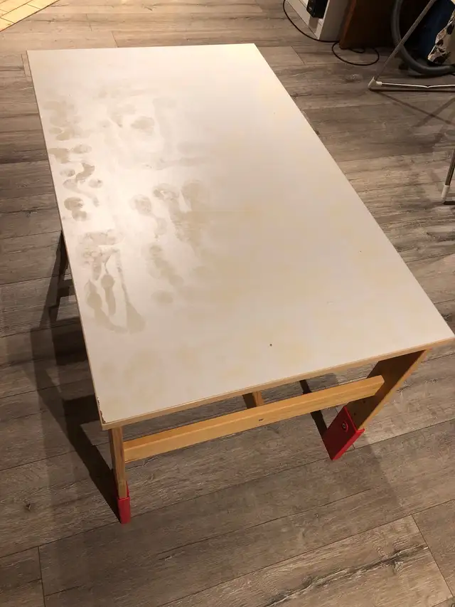 Table Ikea pour enfant hauteur ajustable in Toys in City of Montréal - Image 2