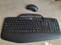 Logitech wireless keyboard+ Mouse combo