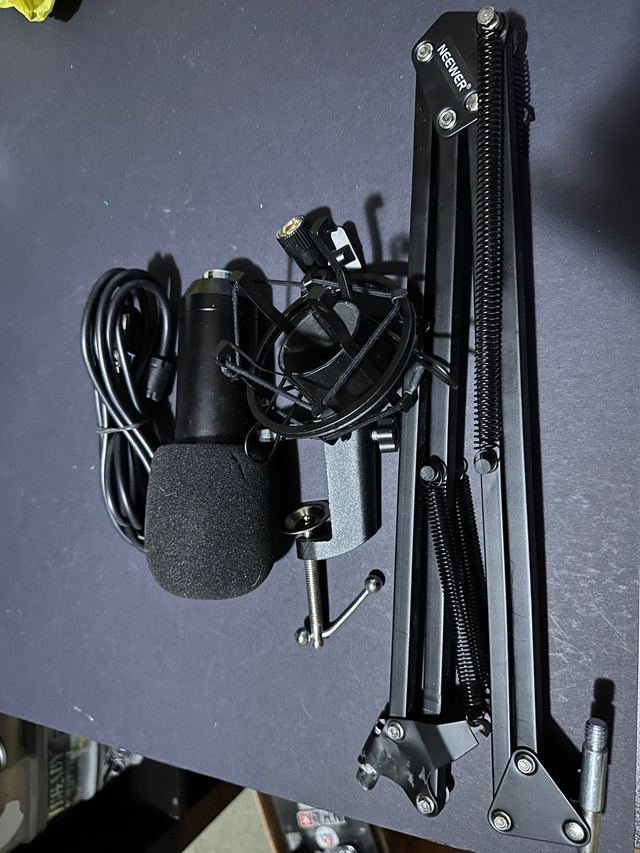 USB microphone  in Speakers, Headsets & Mics in London - Image 2