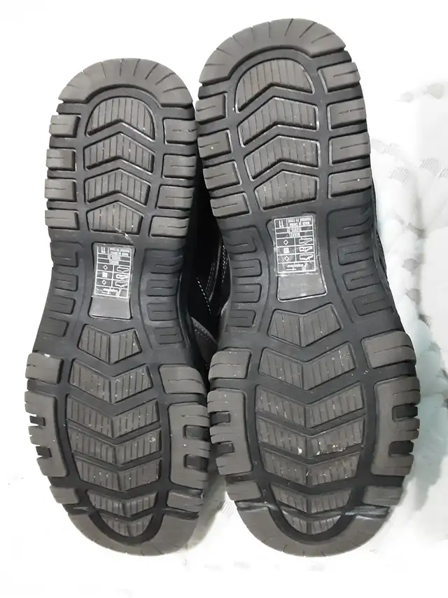 Chaussure pour homme Gr 11 in Men's Shoes in Granby - Image 4