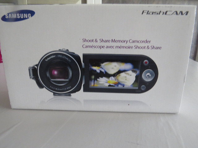 Spring Sale  SAMSUNG Camcorder. in Cameras & Camcorders in Calgary - Image 3