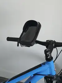 Smartphone bike mount / Support de smartphone pour vélo