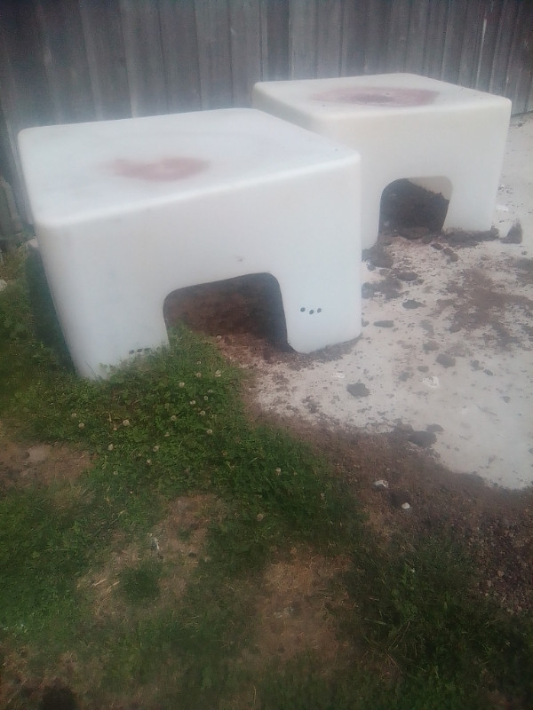 !!!REDUCED  $50 Animal outdoor houses in Equestrian & Livestock Accessories in Stratford - Image 2