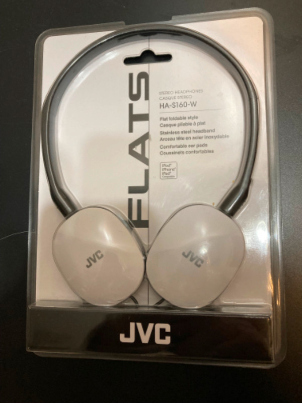 New JVC flats stereo headphones in Headphones in Edmonton