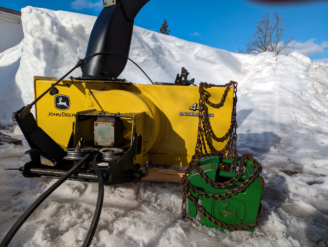 John Deere 44 Snowblower in Snowblowers in Charlottetown - Image 4