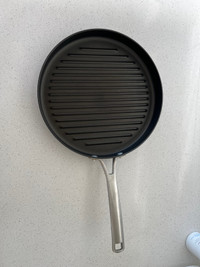 Calphalon Round Griddle Pan