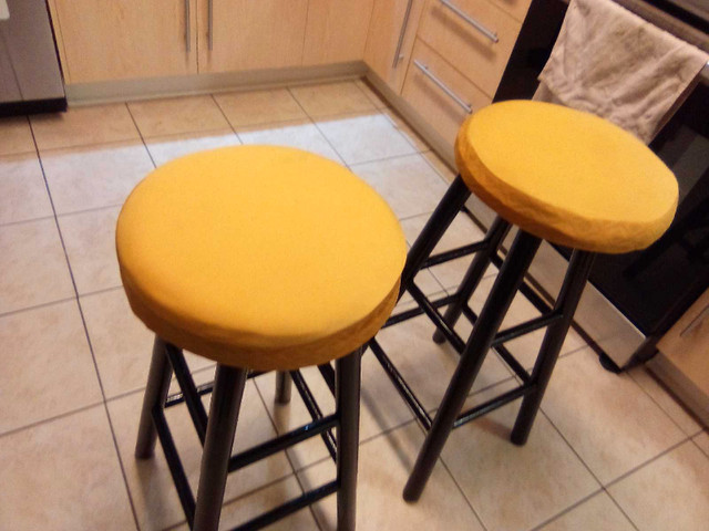 NICE SET OF WOODEN BAR STOOLS  in Dining Tables & Sets in City of Halifax - Image 4
