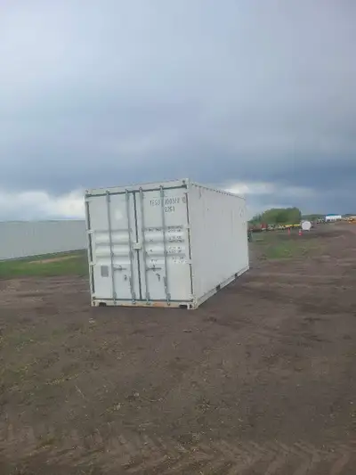 really nice setup here selling June 6 at allan b olsen lamont site (east of edmonton) seacan is 2007...