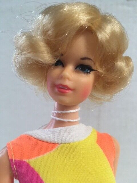 BARBIE - STACEY DOLL PLATINUM BLONDE FLIP  Mint Condition in Arts & Collectibles in St. Albert
