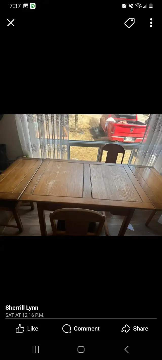 Free dining rable with 4 chairs in Free Stuff in Muskoka - Image 3