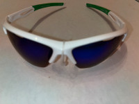 Sunglasses/lunettes de soleil neuf 