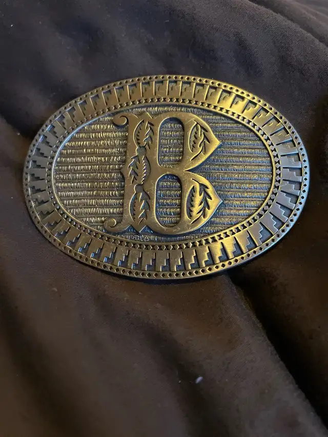 Vintage Buckle  in Arts & Collectibles in Ottawa - Image 2