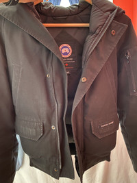 canada goose chilliwack bomber jacket youth size small 
