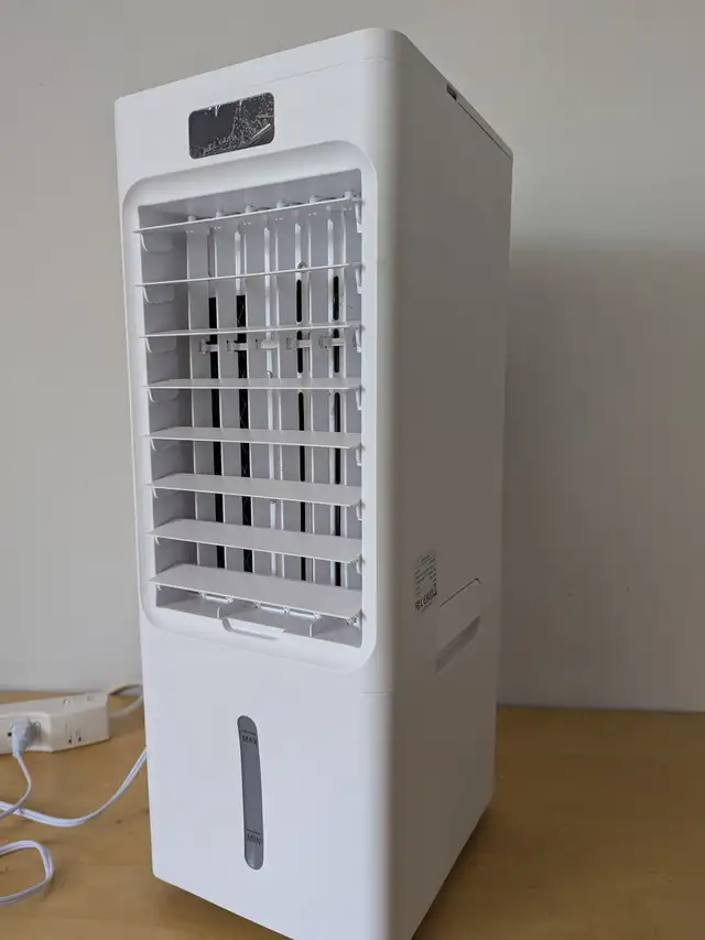 Portable AC Unit - 3-in-1 Ventless Cooling, Fan, Dehumidify, Whi in Other in Mississauga / Peel Region - Image 3