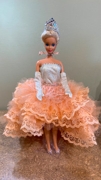 Princess Barbie Gown with accessories - NEW