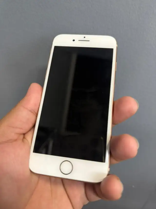 IPhone 8 (64GB) Excellent Condition in Cell Phones in Vancouver - Image 4