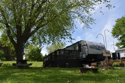 You can either buy the trailer itself or get it with a nice site in Green Acre Park Turn-key family...