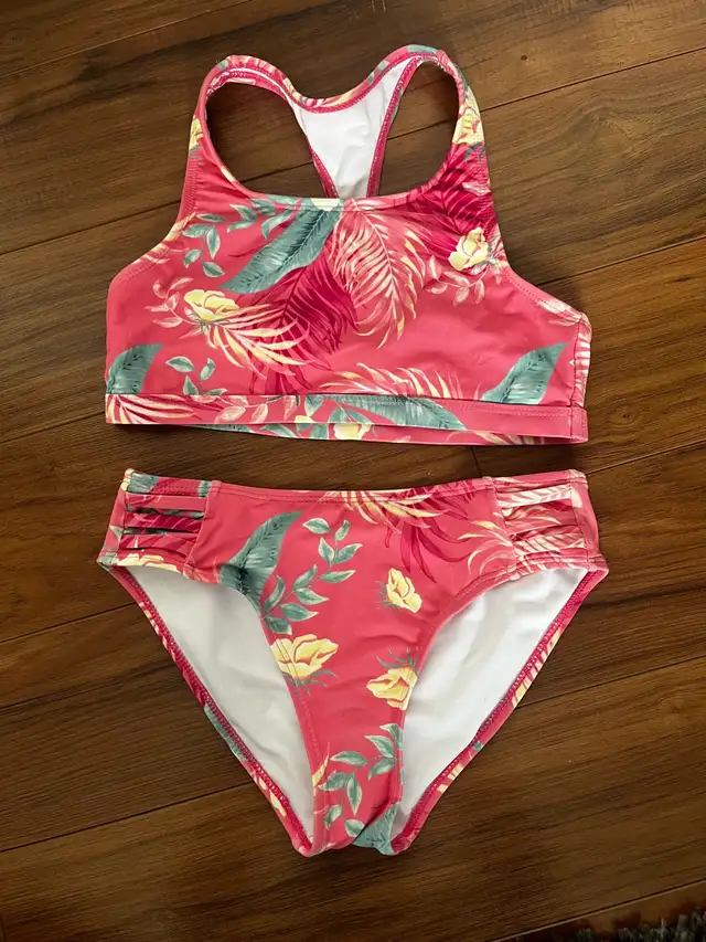 Lot vêtements pour fille in Kids & Youth in Longueuil / South Shore - Image 4