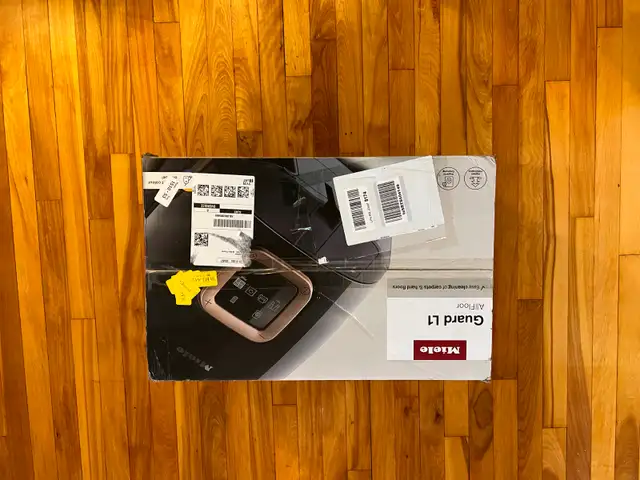 Miele Guard L1 AllFloor Bagged Canister Vacuum – Sealed in box in Vacuums in City of Montréal - Image 3