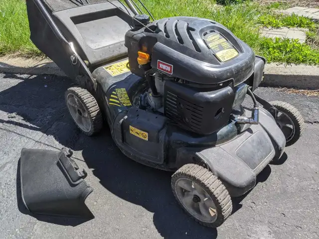 Tondeuse - Lawnmower in Lawnmowers & Leaf Blowers in Longueuil / South Shore - Image 3
