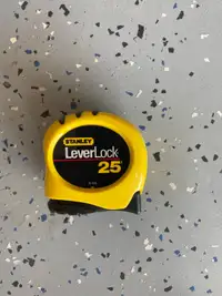 Stanley lever lock tape measure 