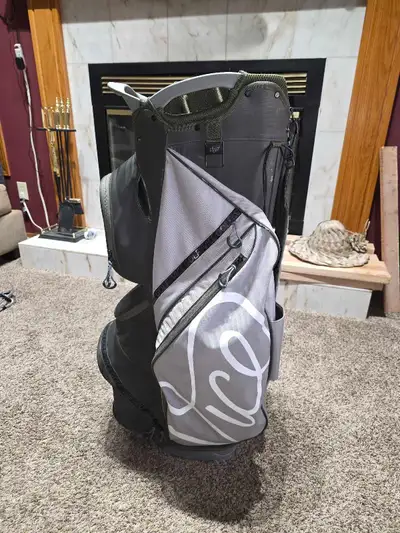 Selling my Vice Golf Cruiser Cart Bag since I've received a newer bag! It's got a little wear and te...