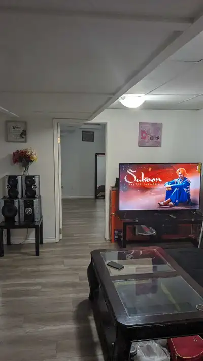 1 private room available 1st July near by UofM only female
