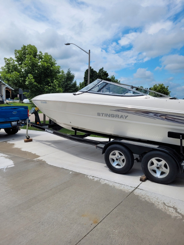 Stingray 230sx in Powerboats & Motorboats in Stratford