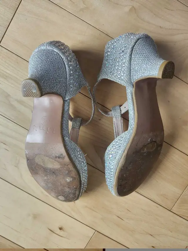 soulier à talon haut pour fille, grandeur 13 in Kids & Youth in City of Montréal - Image 3
