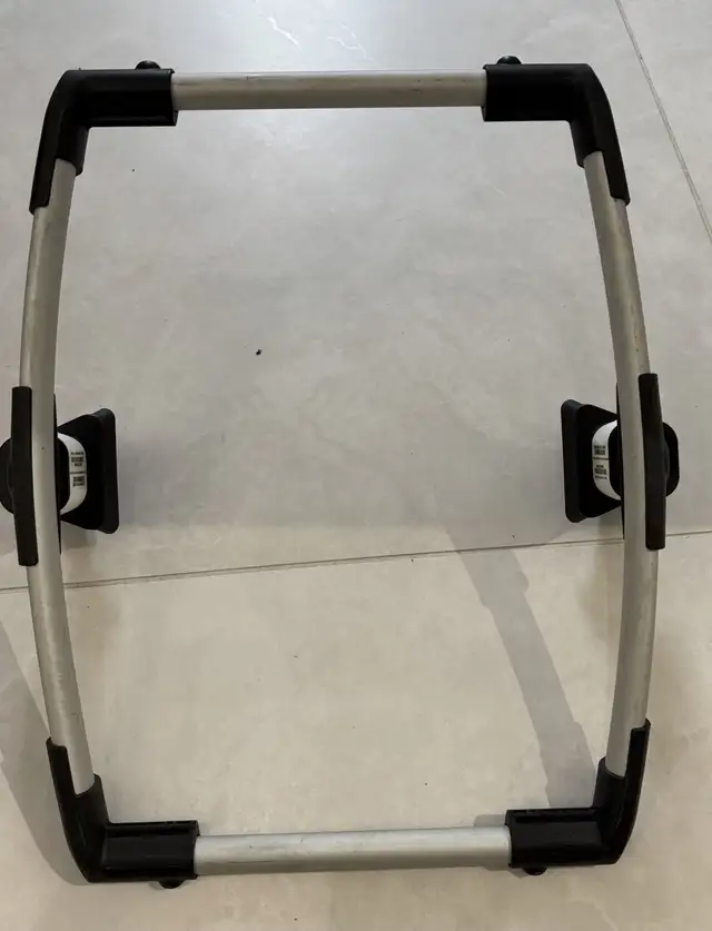 Bugaboo adapter for Chicco car seat in Strollers, Carriers & Car Seats in City of Montréal - Image 2