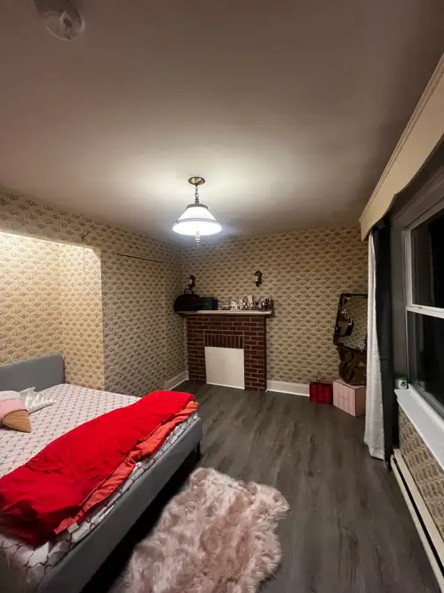 Room for rent- south end Halifax Available from Feb 01 to Sep 01 (you can renew the lease after) 1 b...