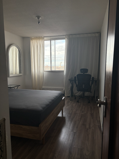 Short Term Rental 1-Bedroom Condo, Gym Pool, Plateau Mont Royal, View more