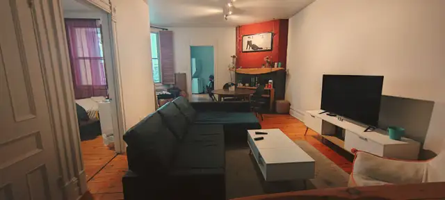 Grande chambre sur le Plateau – coloc 4 personnes – dispo mi-déc in Room Rentals & Roommates in City of Montréal - Image 5