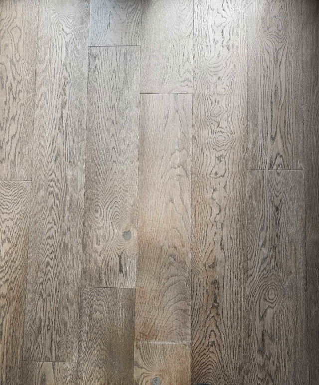 8.5"x 3/4 oak engineered hardwood flooring in Floors & Walls in Muskoka
